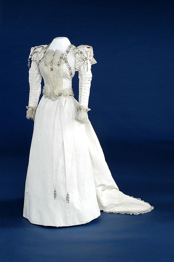 Rate the wedding dress: 1890s - The Dreamstress