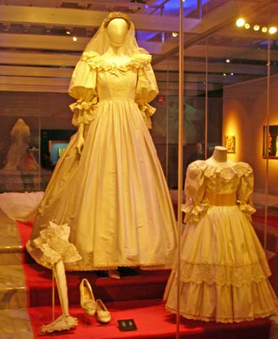 Wedding Dress Websites on Diana S Wedding Dress  Along With A Flower Girl Dress