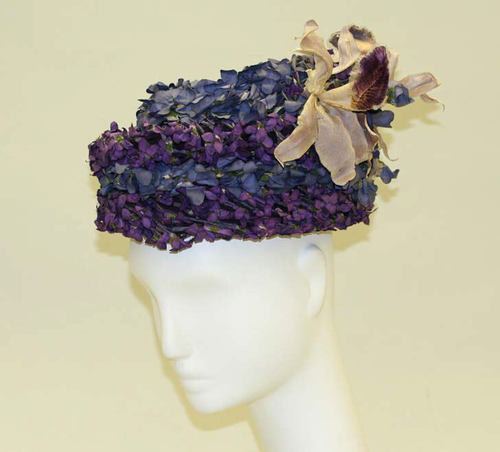 violets and roses. have a hat of violets (and