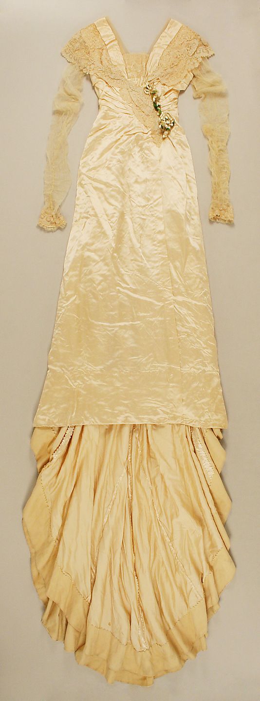 Wedding dress ca 1910 silk lace silk lace ML Jansen