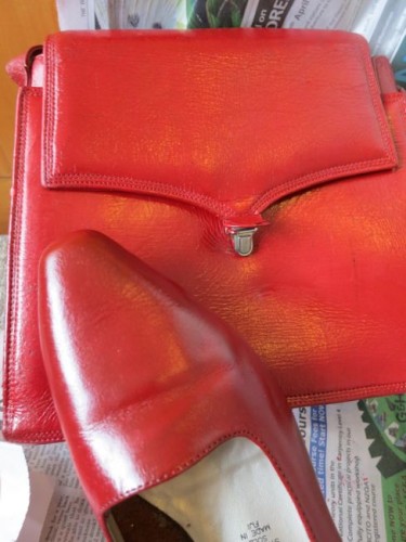 How to dye worn out leather thedreamstress.com