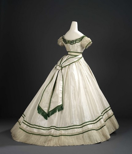 WORTH Evening or Ball Gown, Paris, ca. 1894 - www.antique-gown.com