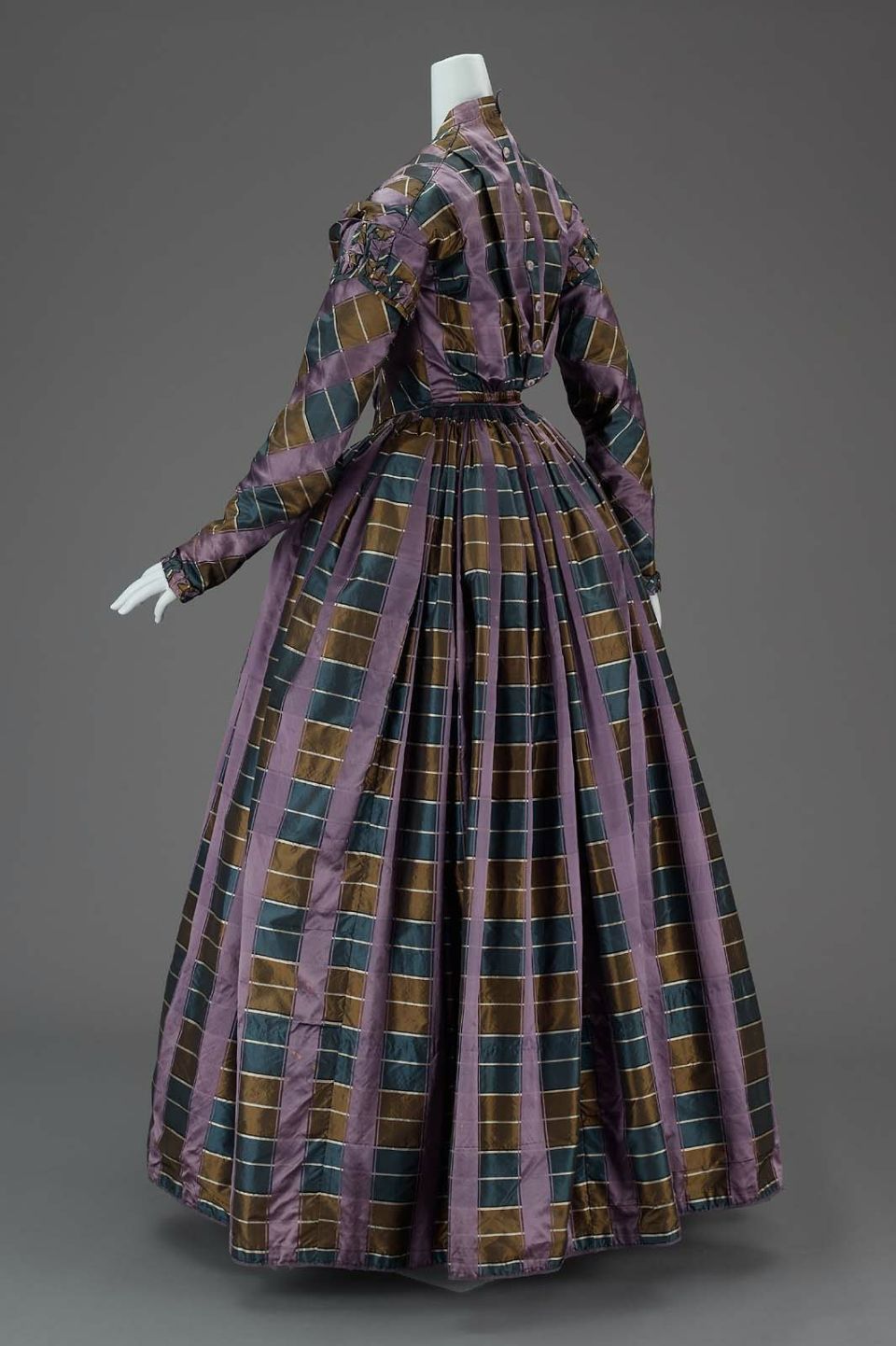 Rate the dress: plaid in 1840 - The Dreamstress