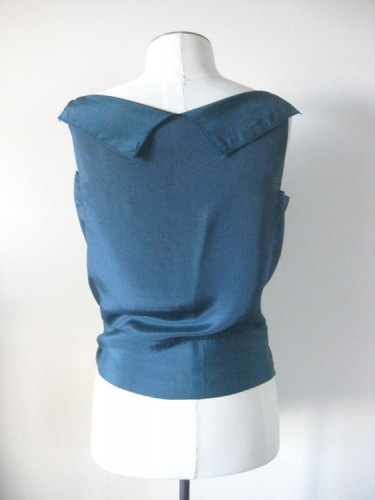 Tutorial: How to make the 'Deco Echo' blouse - The Dreamstress