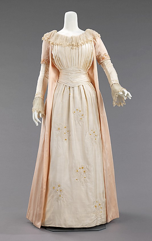 Rate the Dress: Liberty of London Tea Gown - The Dreamstress