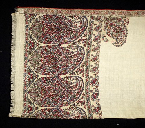 Kashmiri Shawl, early 19th century, Woven cashmere,  129cm (51") x 281cm (111"), V&A