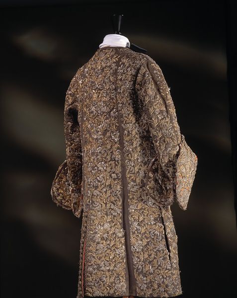 Wedding suit, English, 1673, Wool, embroidered with silver and silver-gilt thread & lined with red silk, V&A