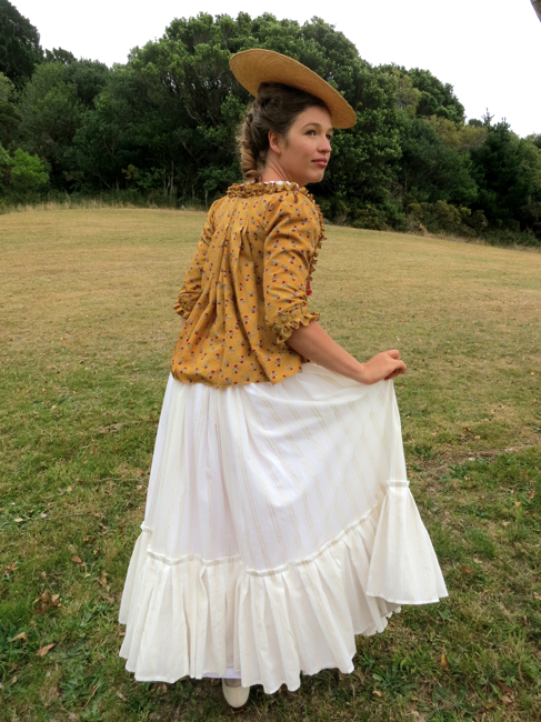 1780s pet-en-l'aire and pleated petticoat