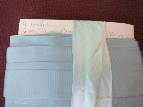 Notes on the length of the ribbon on the back of the card