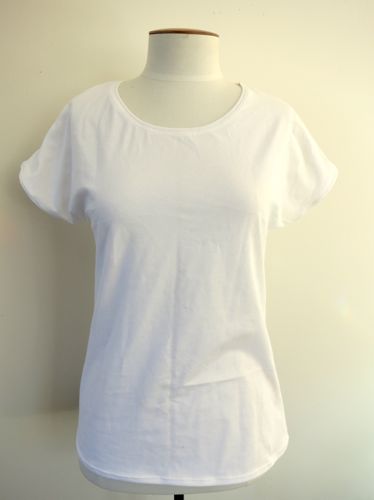 Classic white tee, thedreamstress.com