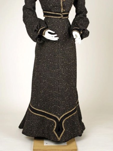 Wool walking suit, 1902, Metropolitan Museum of Art