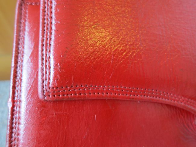 How to dye worn out leather thedreamstress.com