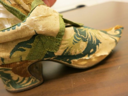 Mid-18th century shoes, collection of the Honolulu Museum of Art, thedreamstress.com