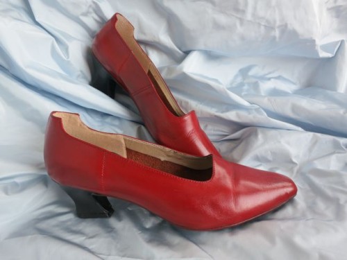 red shoe dye