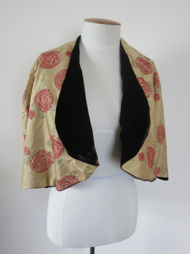 Chocolate & Roses 1930s capelet thedreamstress.com
