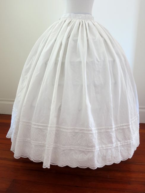 Replica ca. 1860s paisley embroidered petticoat thedreamstress.com