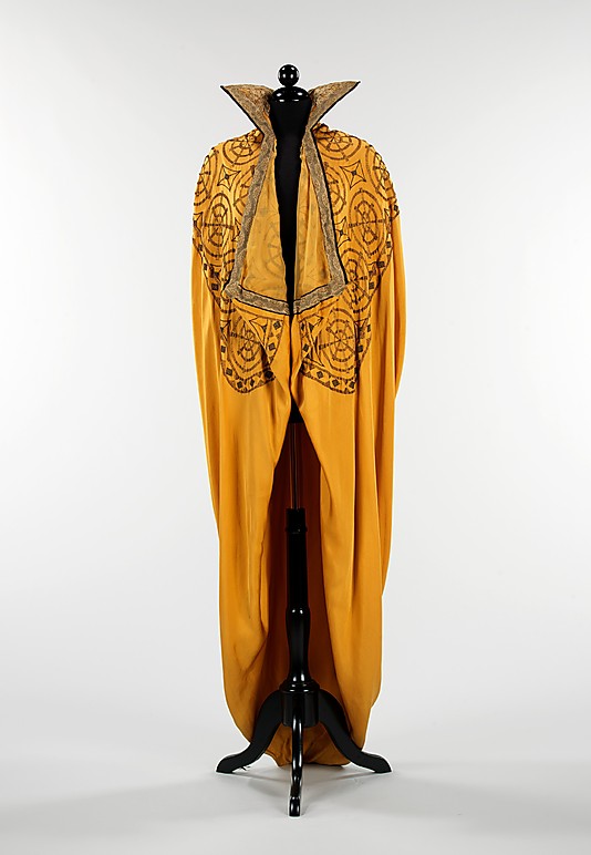 Evening cape, 1910–15, American, silk, metal, Metropolitan Museum of Art, 2009.300.385