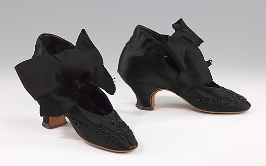 Evening shoes with Louis heels, 1875–85, French, silk, glass, The Metropolitan Museum of Art, 2009.300.1582a, b