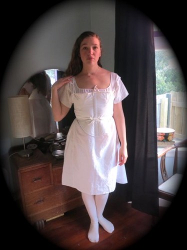 A simple Regency chemise - The Dreamstress