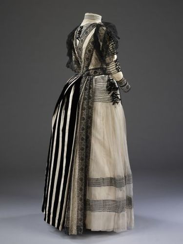 Rate the Dress: A visit to Paris, ca 1890 - The Dreamstress