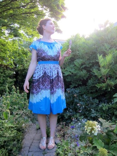 The 'Joy Gives Us Wings' 1940s dress - The Dreamstress