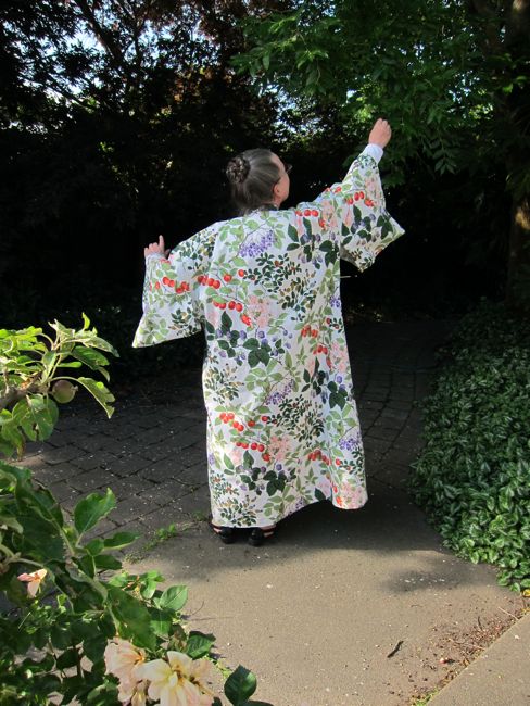 Lynne's 'Modern Historical' kimono wrappers thedreamstress.com
