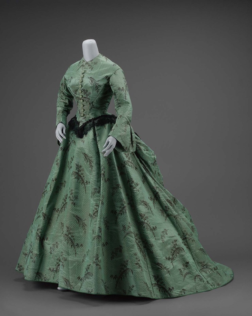 Dress,  American, about 1865, warp-printed figured silk taffeta, bobbin lace MFA Boston, 46.105a-b