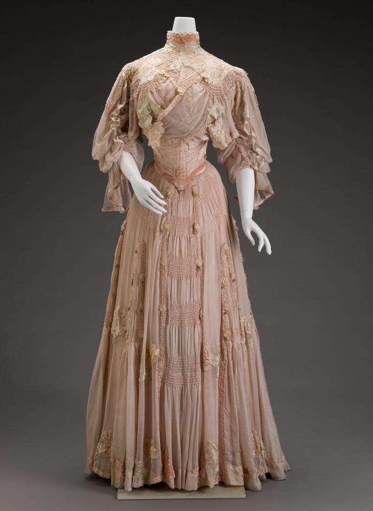 Day Dress in silk and silk velvet, ca. 1906, Girolamo Giuseffi (American, 1864-1934) G. Giuseffi L.T. Company,  Image courtesy of the Indianapolis Museum of Art, 1986.405