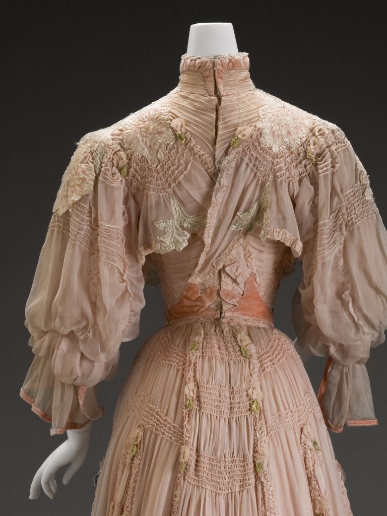 Day Dress in silk and silk velvet, ca. 1906, Girolamo Giuseffi (American, 1864-1934) G. Giuseffi L.T. Company,  Image courtesy of the Indianapolis Museum of Art, 1986.405