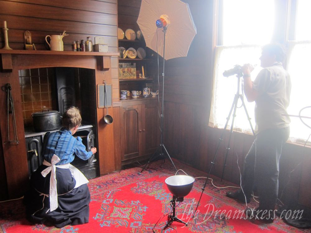 A photoshoot at the Katherine Mansfield Birthplace Museum thedreamstress.com01