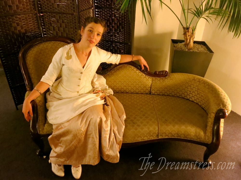 Dress ups with the Comtesse thedreamstress.com