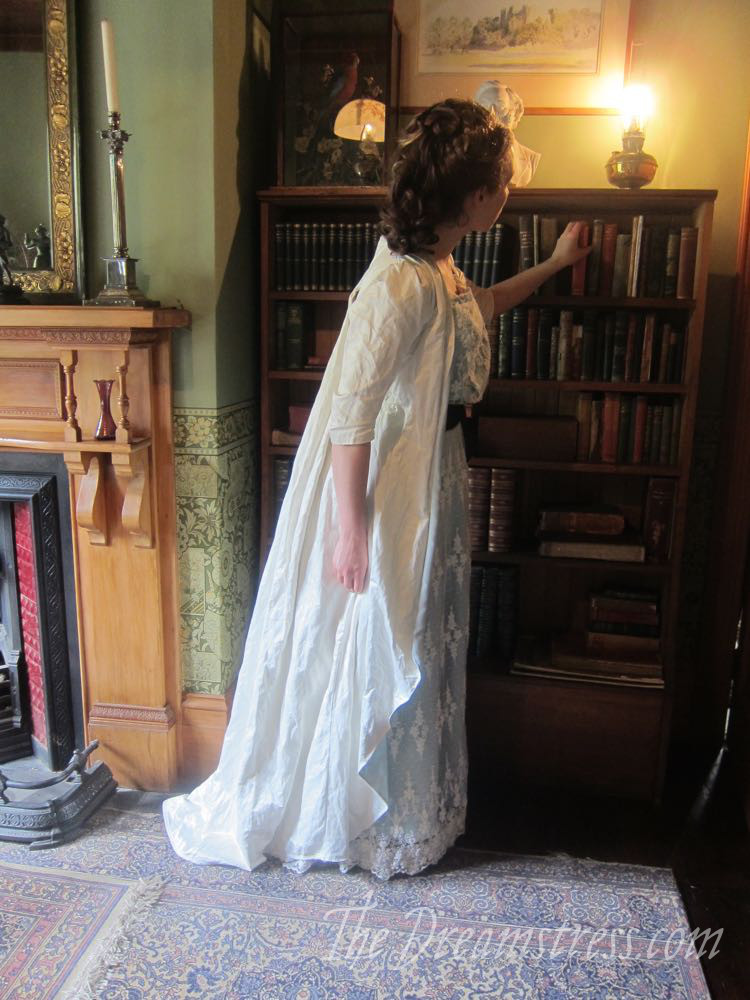 A photoshoot at the Katherine Mansfield Museum thedreamstress.com
