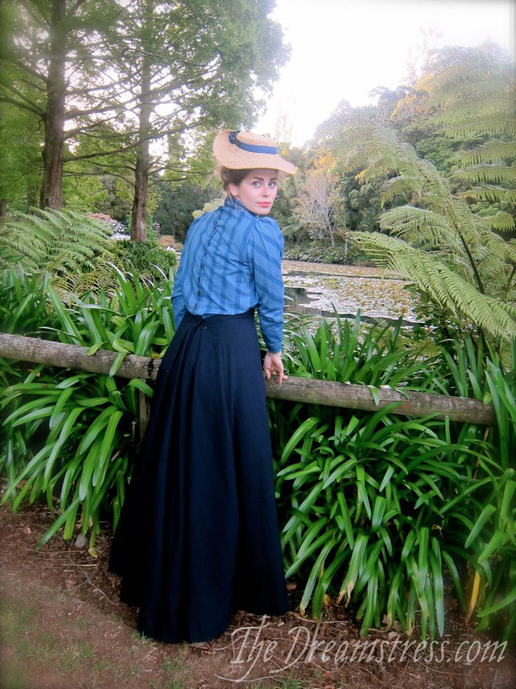 An Anne of Green Gables inspired Marilla Blouse thedreamstress.com