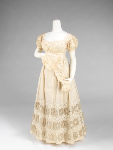 Rate the Dress: Regency daisy chain - The Dreamstress