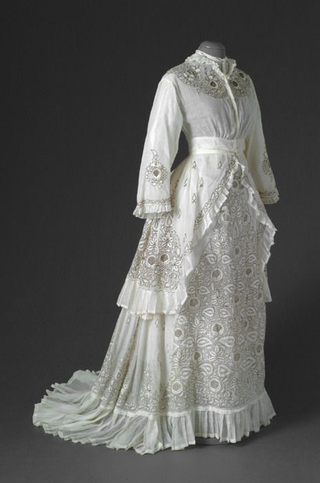 Summer day dress, 1870s, Mode Museum