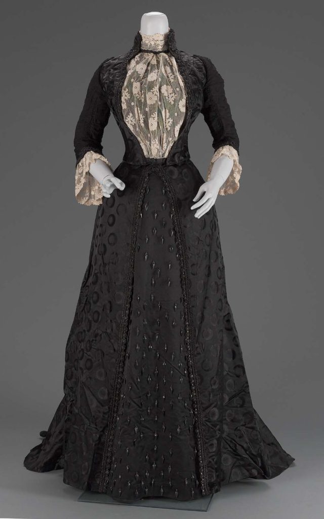 Woman's dress, Emile Pingat, about 1889 MFA Boston, 2003.141.1-2