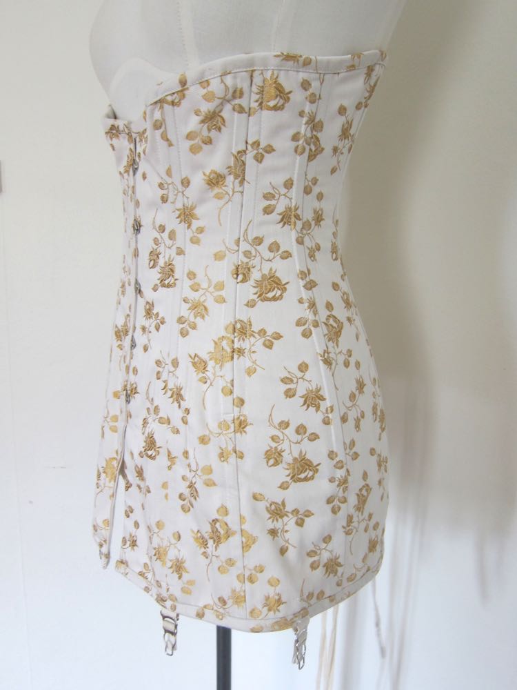 1913-1916 Sunshine & Roses corset thedreamstress.com