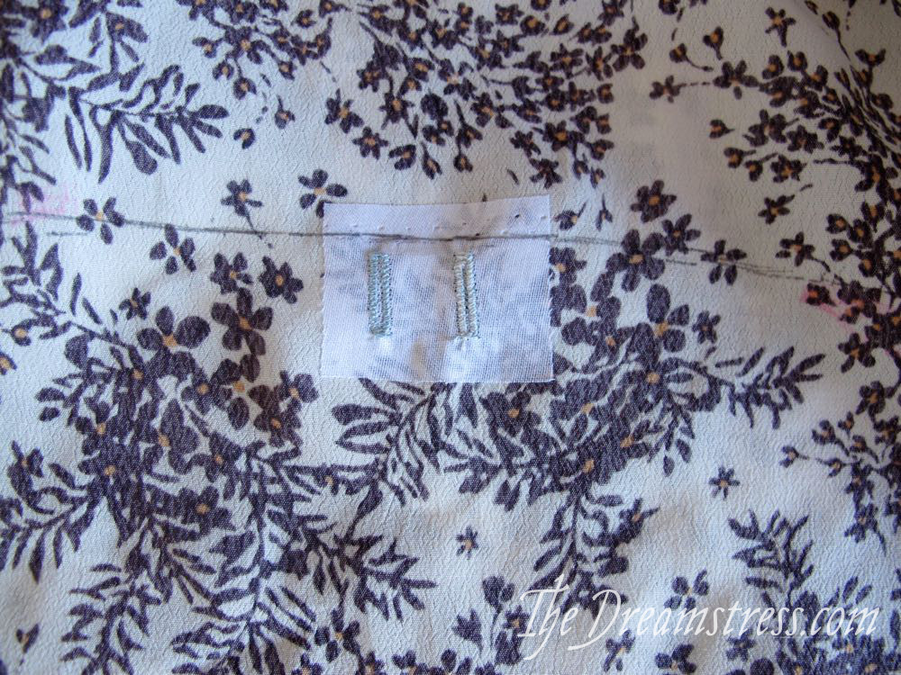 Tutorial: How to apply lace as an edge finish for the Henrietta Maria  Dress/Top - The Dreamstress