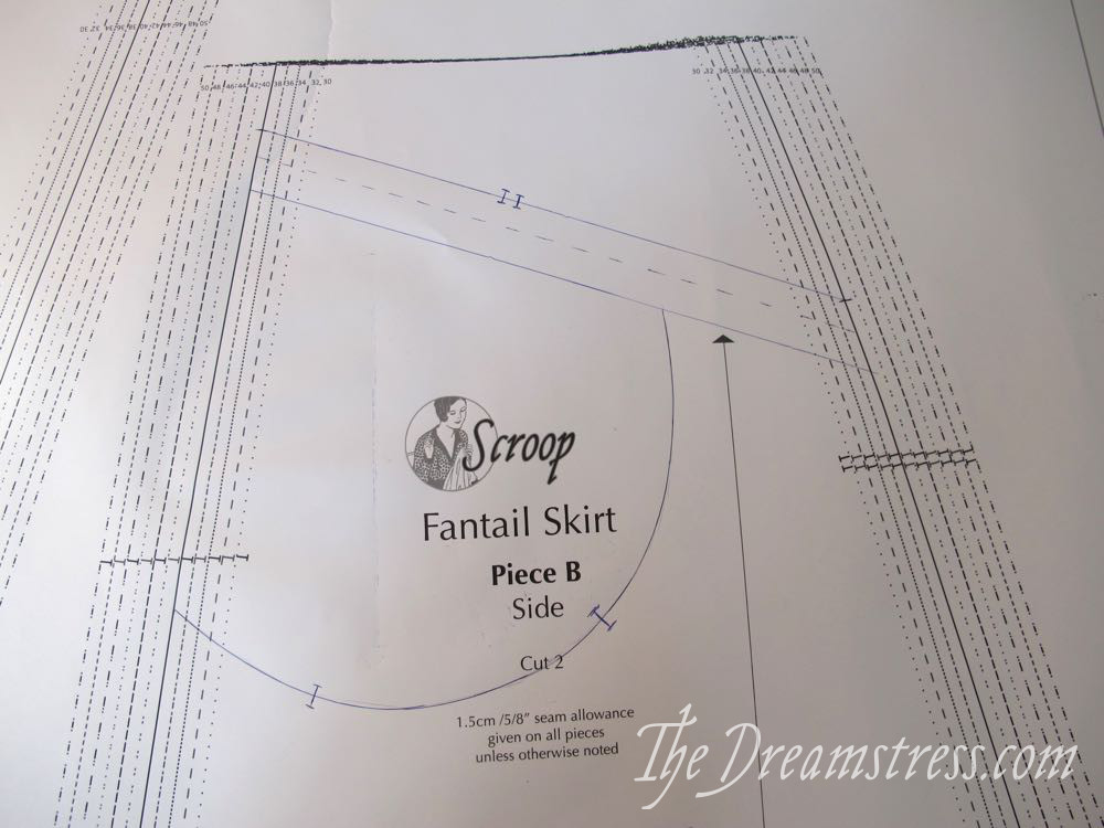 Adding pockets to the Scroop Fantail skirt thedreamstress.com