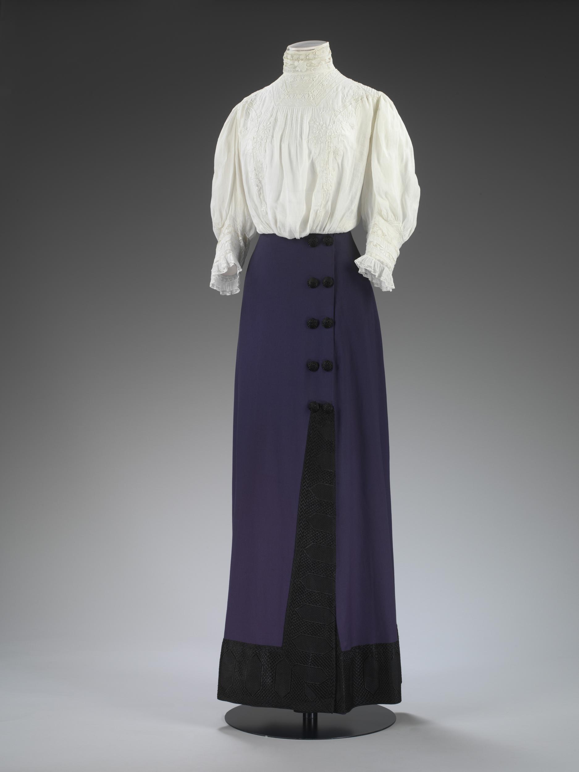 Walking costume, London, ca. 1912, Mascotte, Wool gabardine, lined with silk satin, trimmed with Jacquard-woven silk, metal,  © Victoria & Albert Museum, T.43&A-1960
