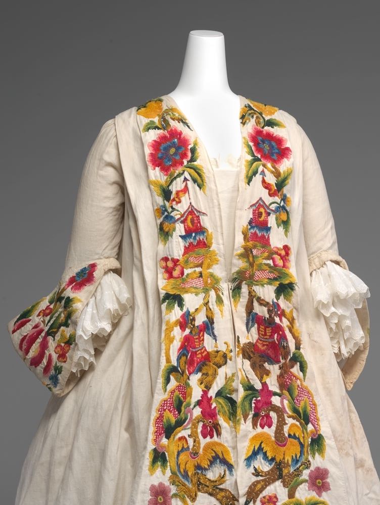 Dress (casaquin and petticoat), 1725—40, Italian, linen with wool embroidery, Metropolitan Museum of Art 1993.17a, b