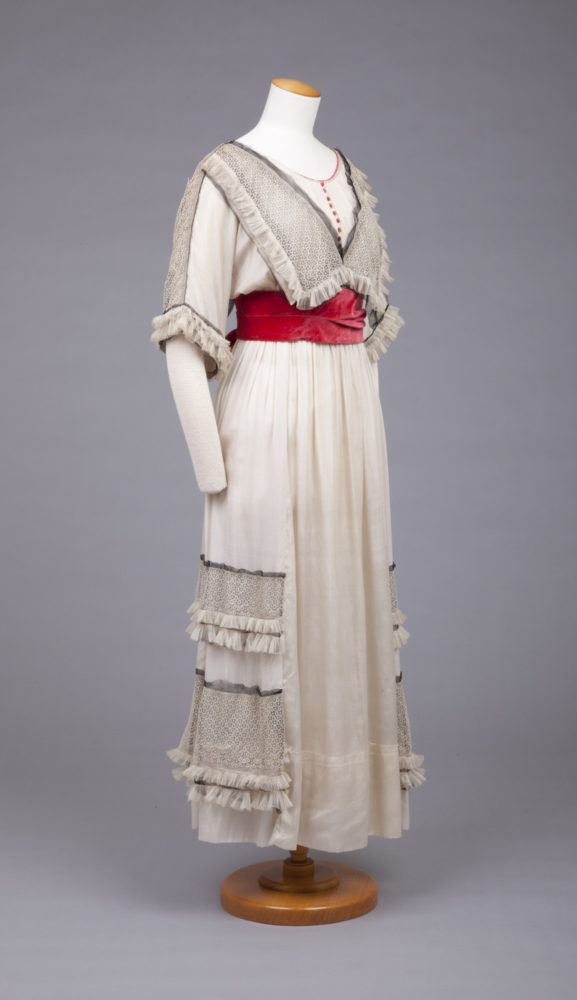 White Crepe De Chine Afternoon Dress With Rose Velvet Waist Girdle, 1910-1915, Goldstein Museum of Design, 1977.031.004