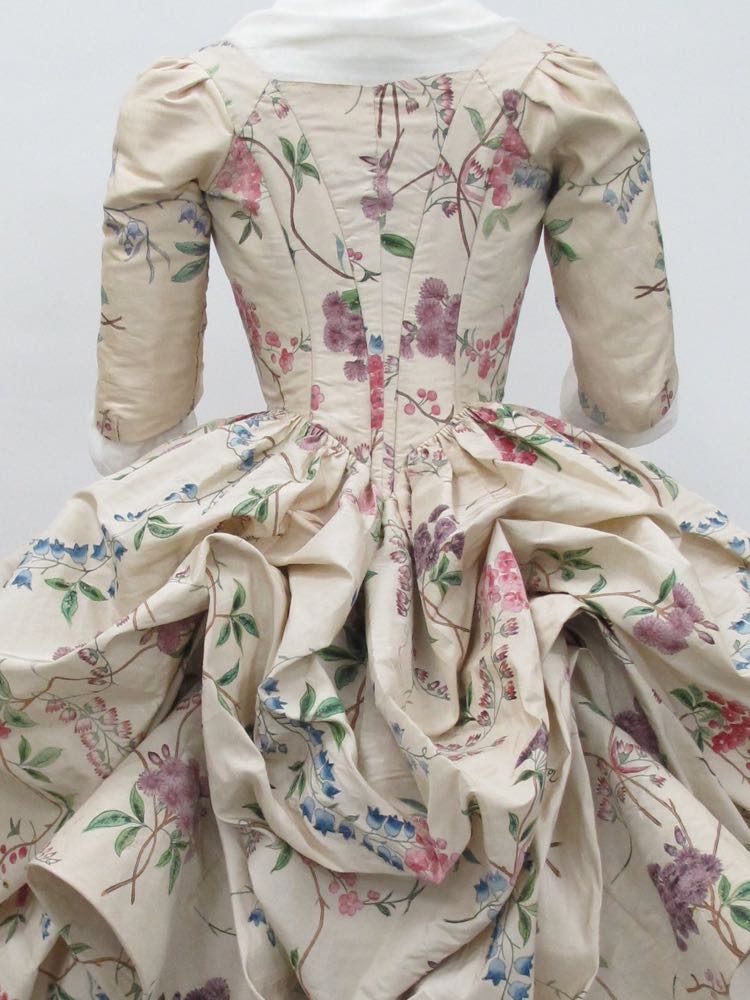 Robe à la Polonaise, ca. 1780, French, silk, Metropolitan Museum of Art, 1976.146a, b