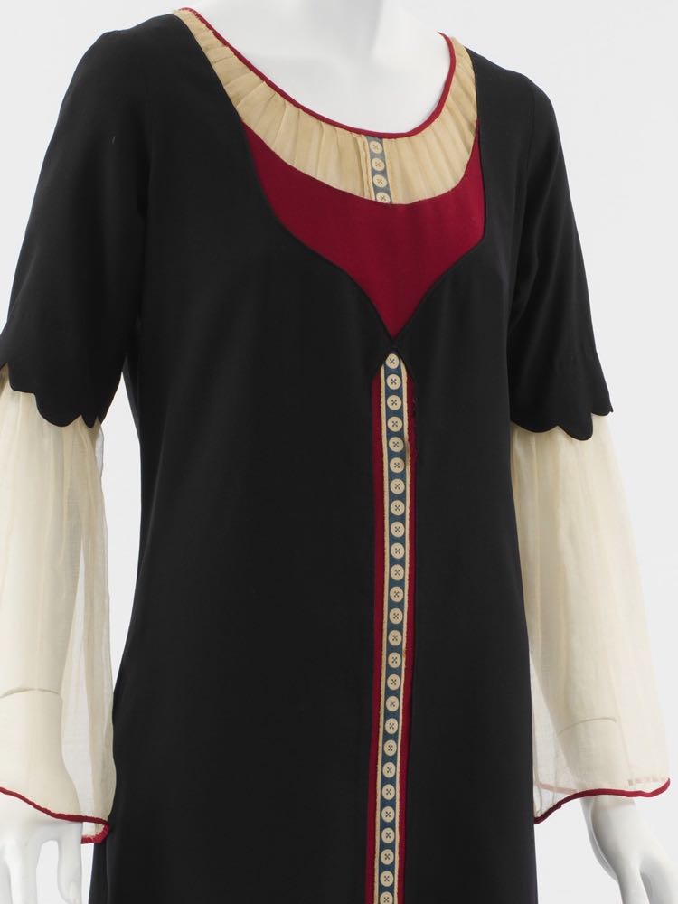 Dress Paul Poiret (French, Paris 1879—1944 Paris) Date- 1925, wool, silk, Metropolitan Museum of Art, C.I.50.117