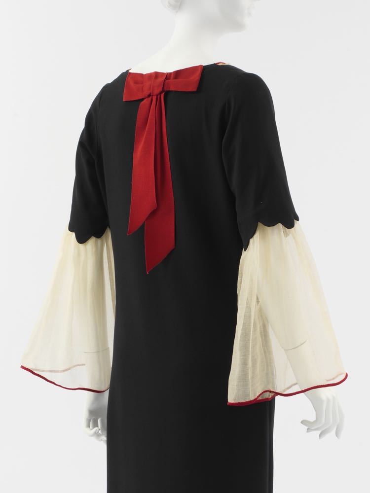 Dress Paul Poiret (French, Paris 1879—1944 Paris) Date- 1925, wool, silk, Metropolitan Museum of Art, C.I.50.117
