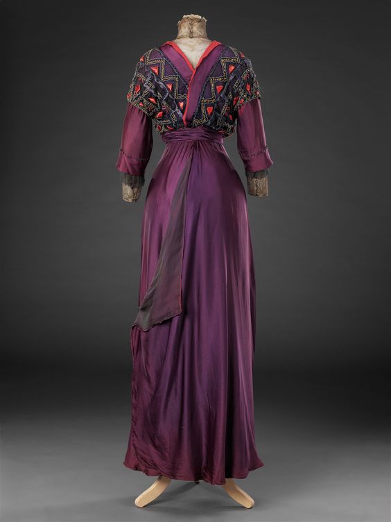 Day dress, ca. 1912. The John Bright Collection