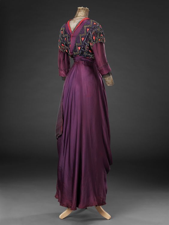 Day dress, ca. 1912. The John Bright Collection