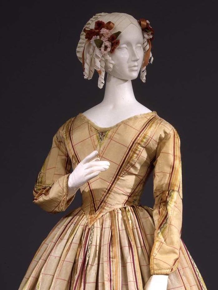Dress, French, Silk, 1845-1848, Galleria del Costume di Palazzo Pitti via Europeana.eu