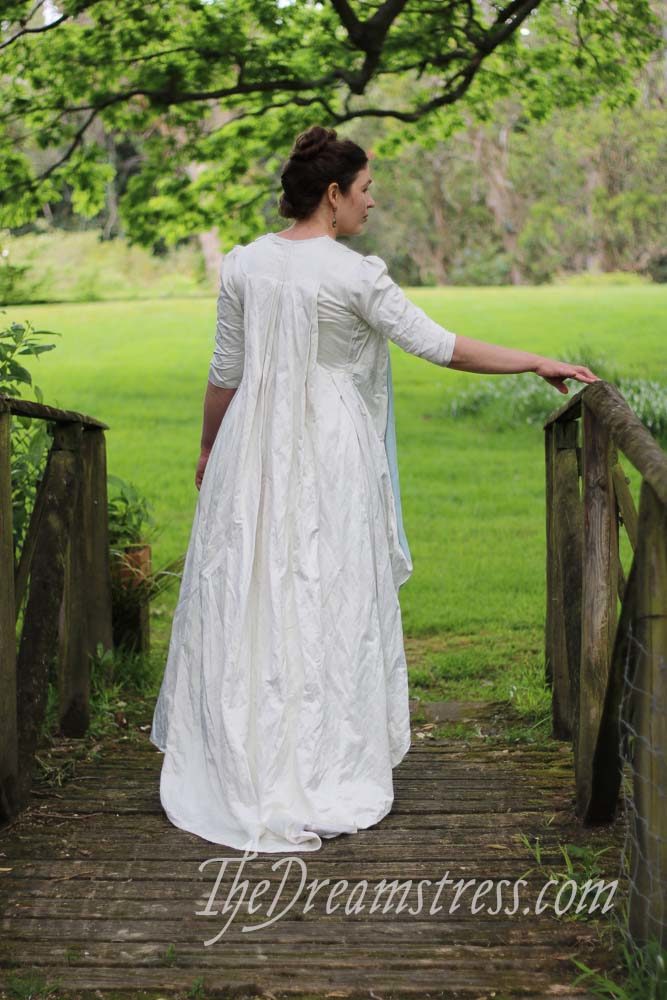 The 1899 Tea Gown thedreamstress.com