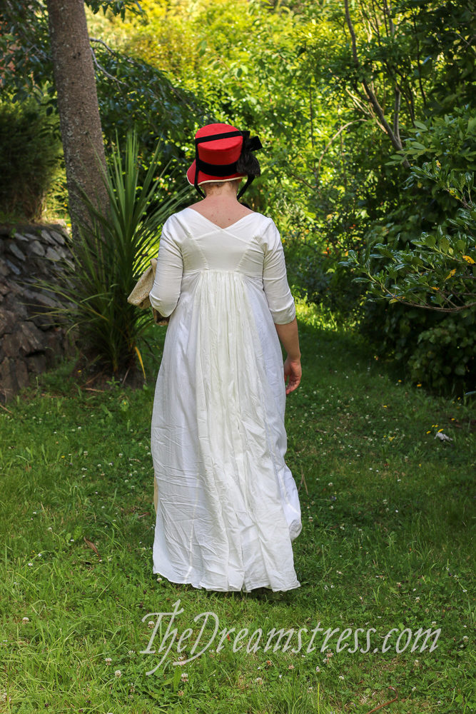 A velvet Regency bonnet thedreamstress.com